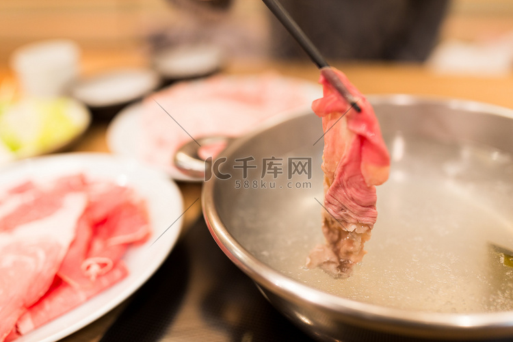 日本餐厅火锅牛肉片