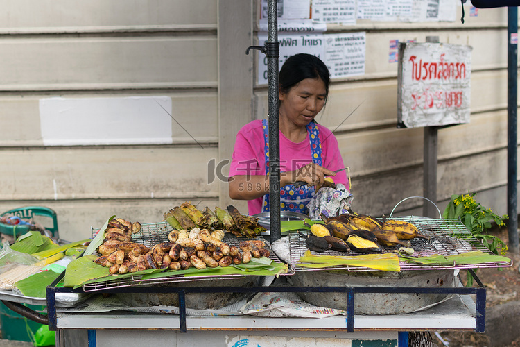 泰国街头食品、薯类和香蕉