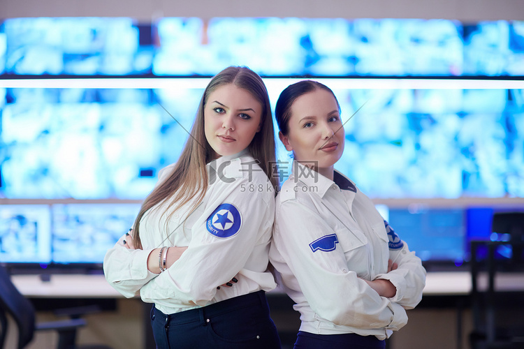 安全数据系统控制室女操作员集体