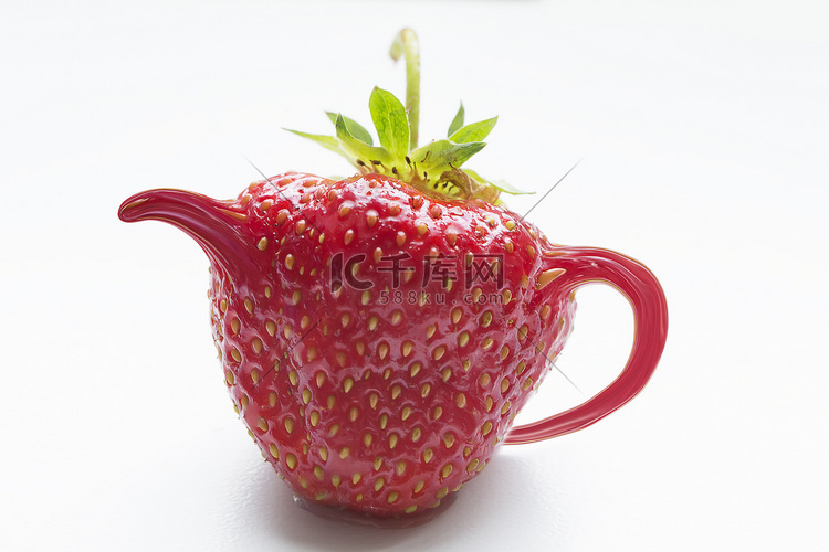 草莓茶壶操作-白色背景