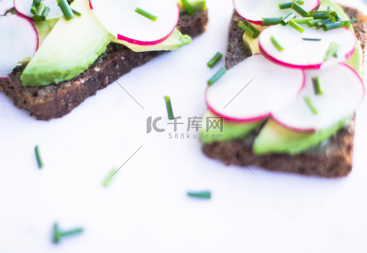 蔬菜三明治-健康零食和自制食品