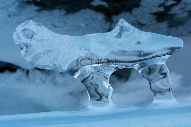 贝加尔湖上的冰块。