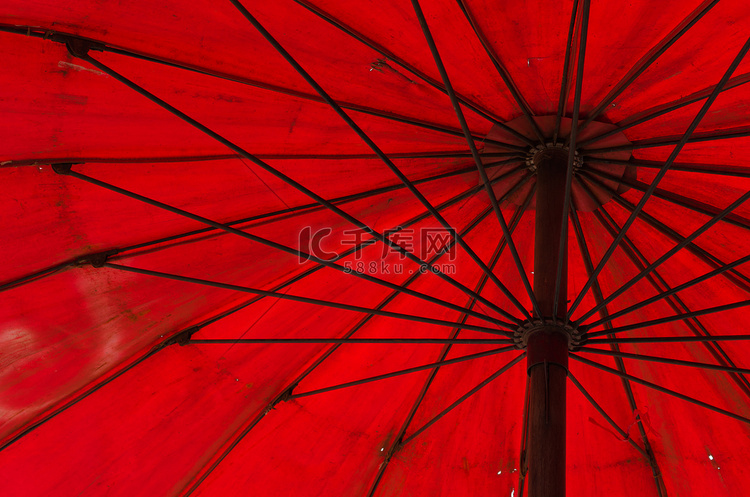 老红伞在泰国乡村市场上