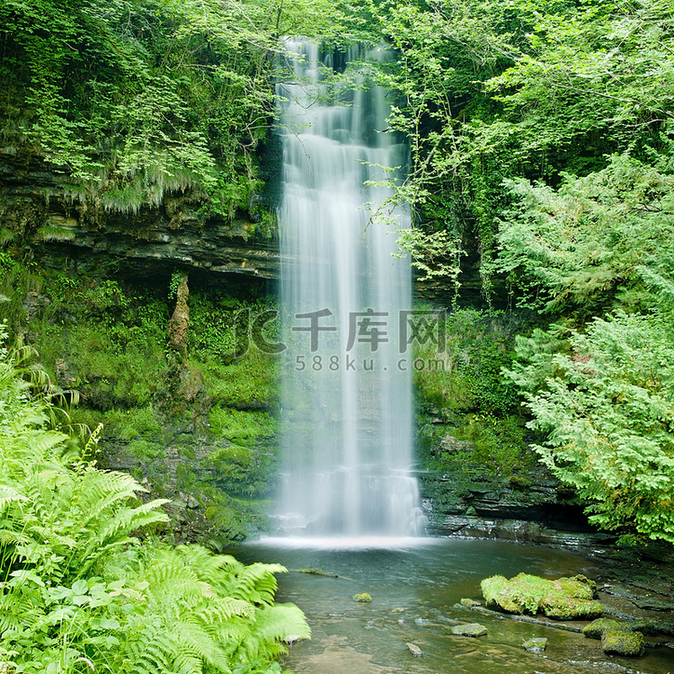 格伦卡瀑布，利特里姆郡，爱尔兰