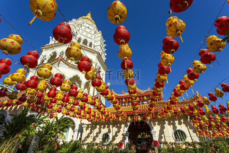 开洛寺为中国新年装饰了中国纸灯