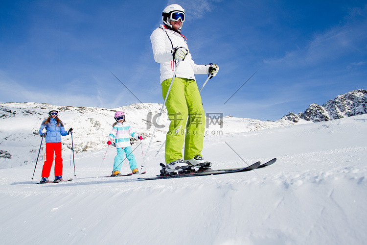 滑雪、 冬天，滑雪课-在滑雪道