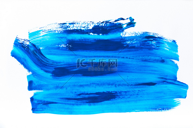 抽象画用明亮的蓝色刷子笔触在白