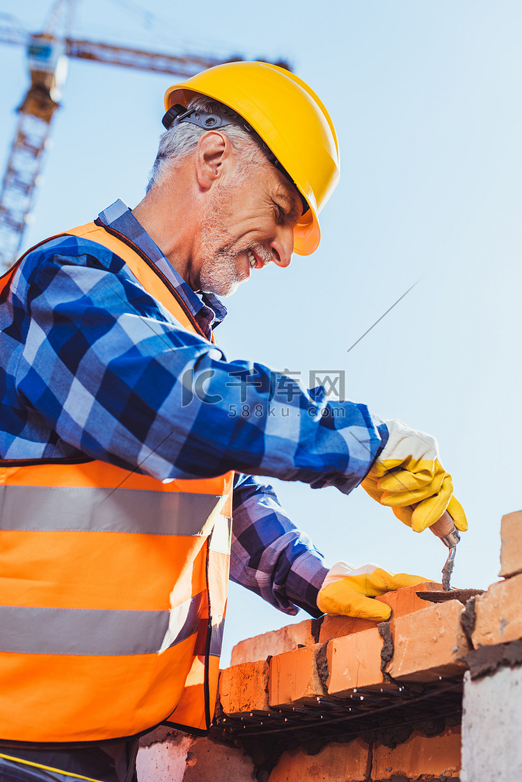 砖砌体房屋的建筑工人