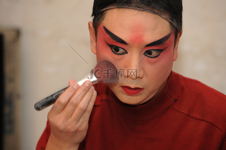 中国歌剧绘画面具