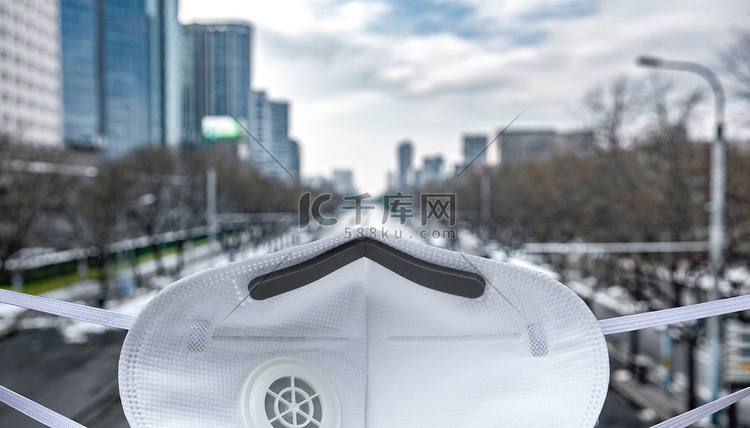 城市背景下的N95口罩