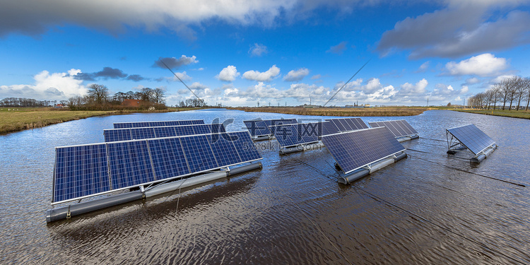 浮动太阳能农场