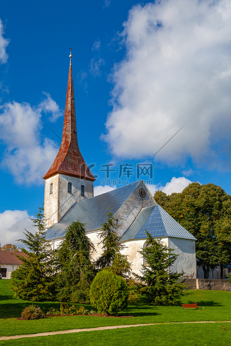 拉克韦雷，爱沙尼亚的圣三一教堂