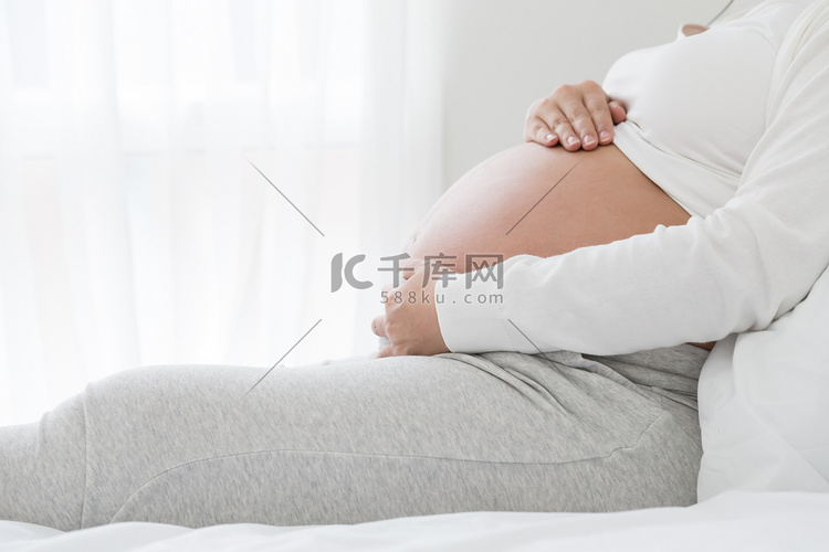 怀孕期间腹部肌肉的应变、早产和