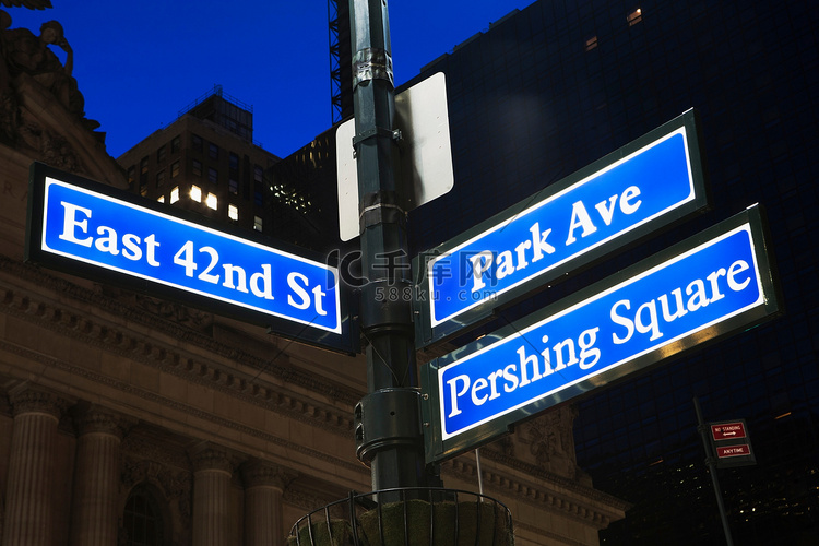 东42街和公园大道标志美国纽约市