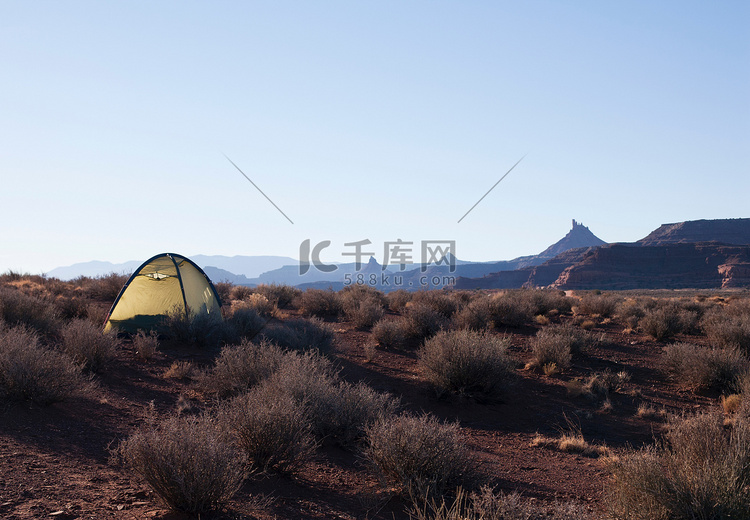 沙漠营地的帐篷