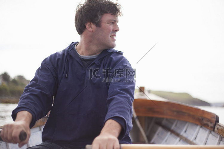 男子划船肖像英国威尔士