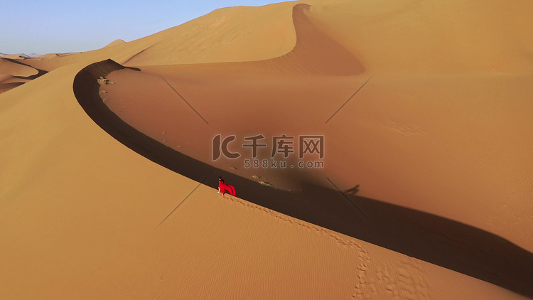  航拍内蒙古沙漠绚丽画面