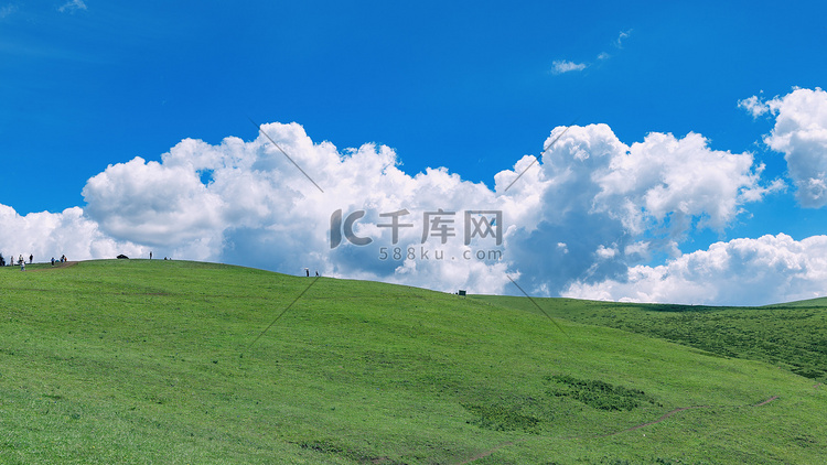 内蒙古高山草原蓝天白云