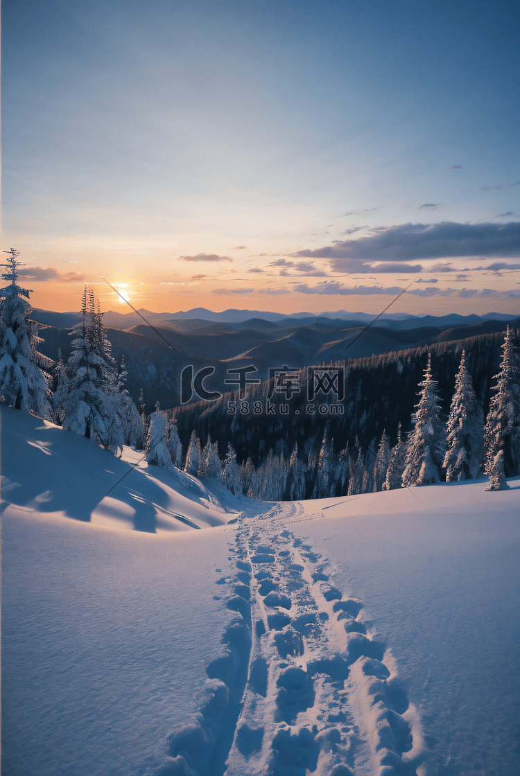 冬日夕阳照射下厚厚的积雪图7摄