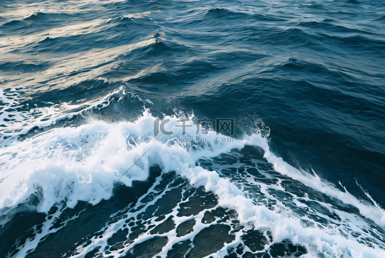 蓝色大海浪花摄影图3