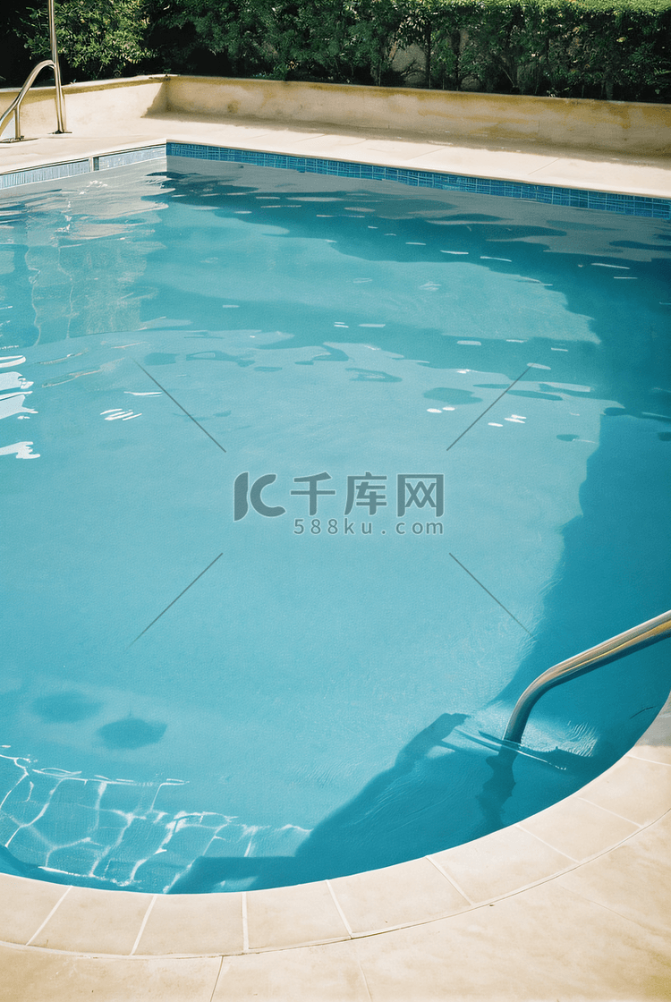 夏季蓝色清凉泳池摄影图片6