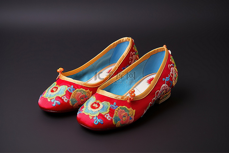 红色刺绣中国舞鞋