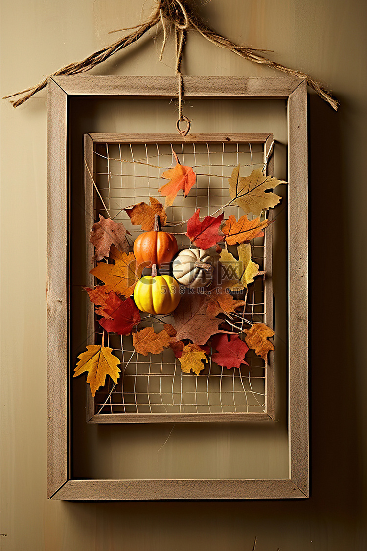 带回收木衣架的框架秋季装饰