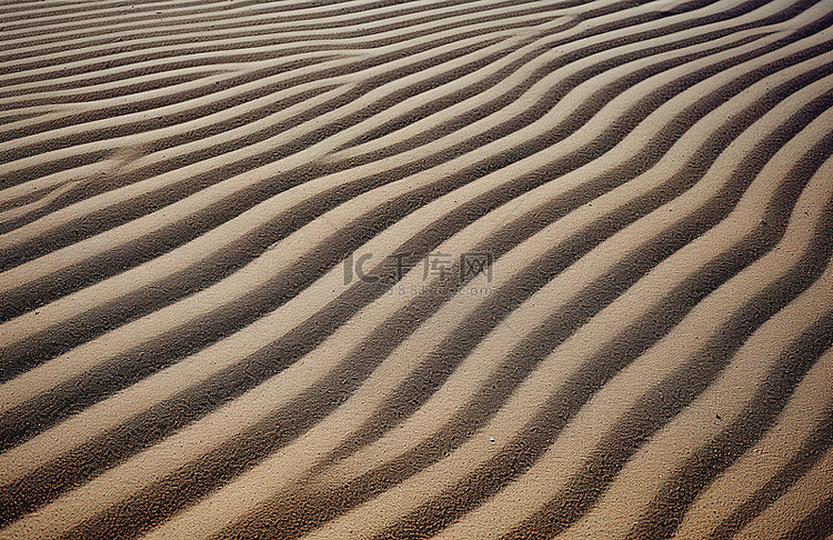 一堆沙子有很多线条的图片