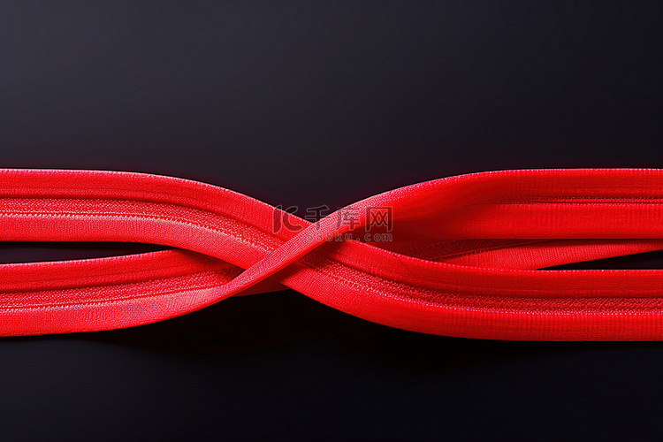 一根红色的弹力绳被切成两股