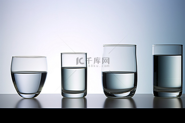 一组不同类型的水杯
