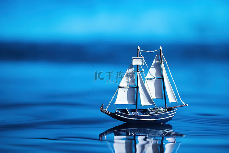 水面上的模型玩具帆船