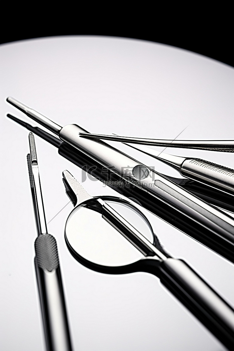 牙科器械 钳子 剃须刀和牙科铅笔