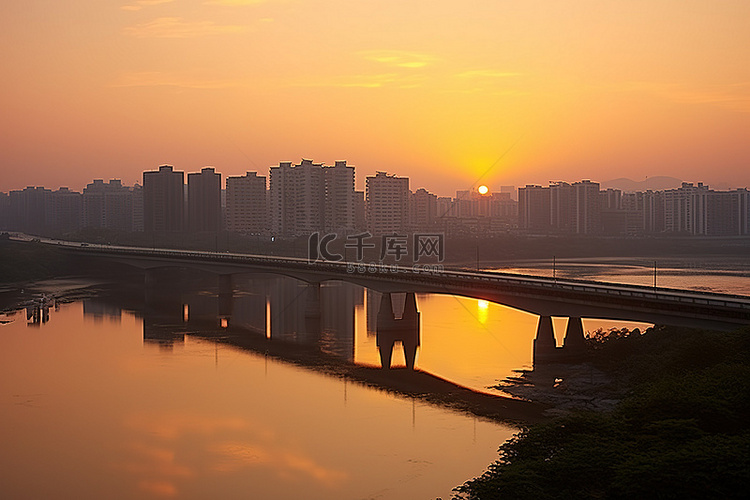 韩国首尔大邱江城的日出
