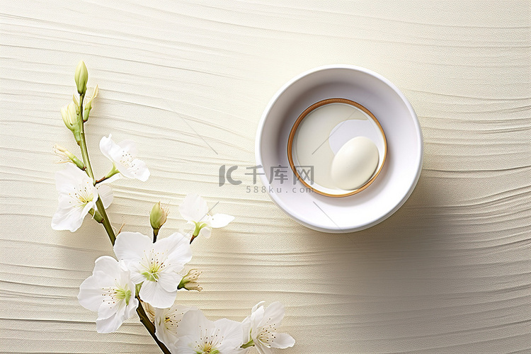 一碗白奶茶和一碗花