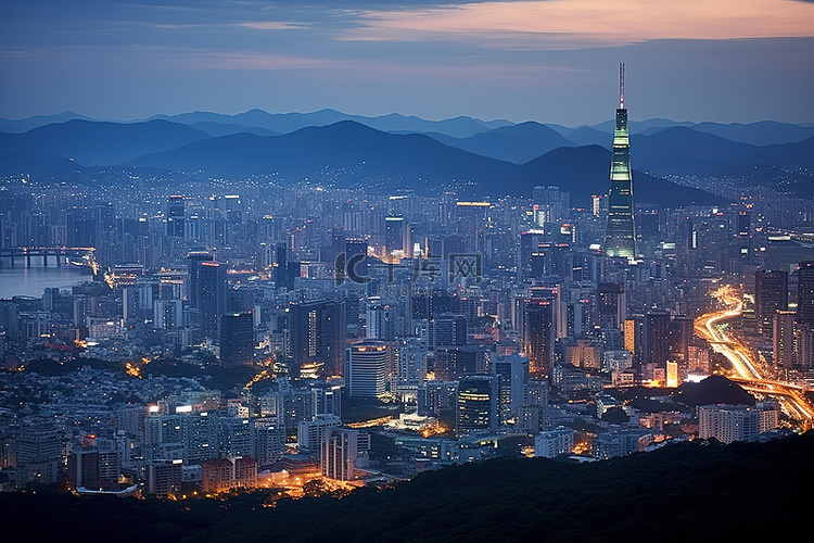 黄昏时拍摄的首尔最高的天际线