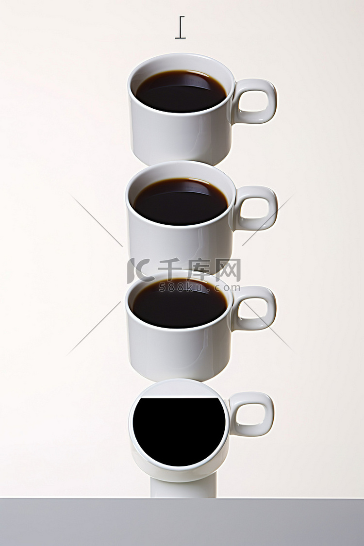3 杯咖啡相互叠放