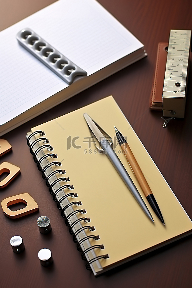 笔记本和铅笔的内容