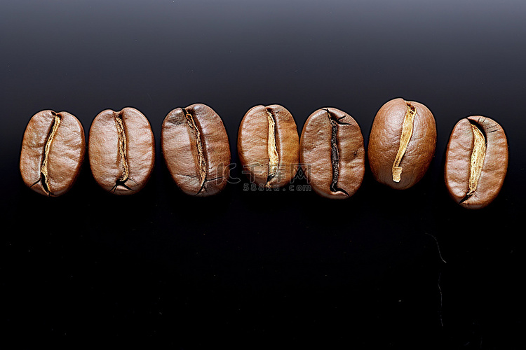 咖啡豆三排排成两排