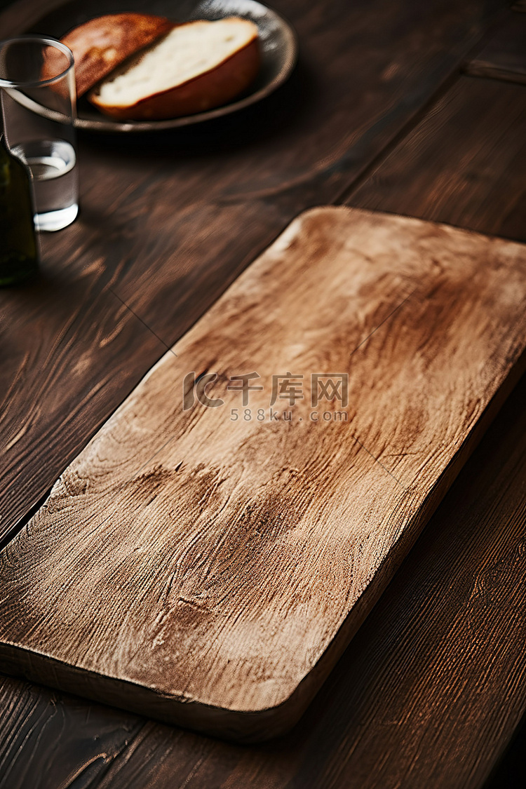 未完成的木制面包板
