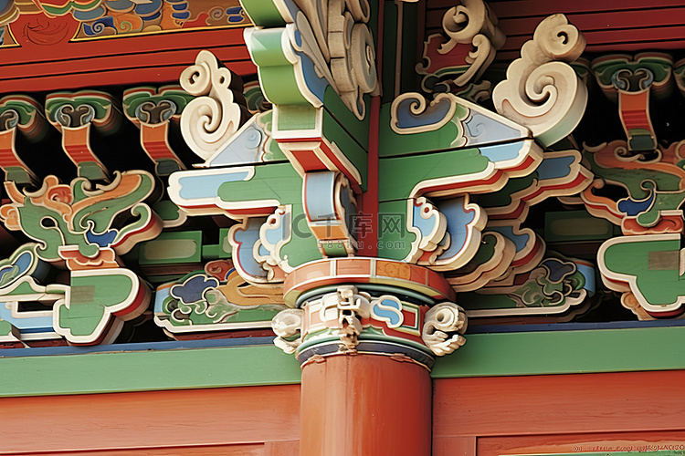 韩国风格建筑的顶部有许多装饰件