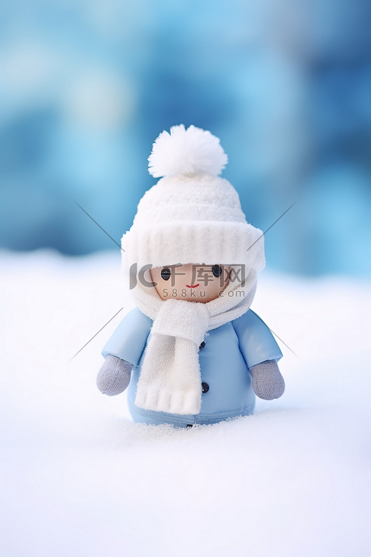 一个穿着冬季夹克的小雪人