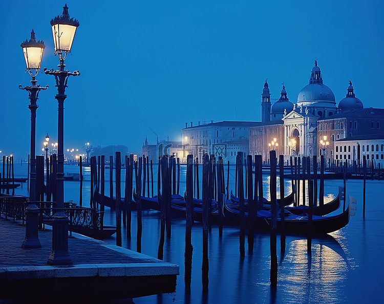 威尼斯夜晚的城市灯光