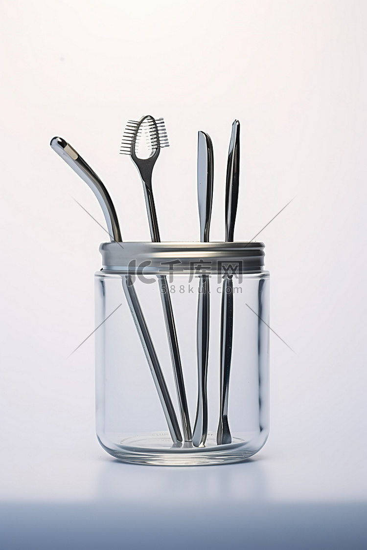玻璃容器中的牙科器械