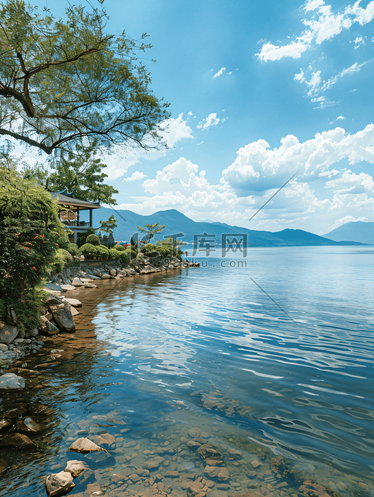 云南夏日滇池海边旅游摄影图