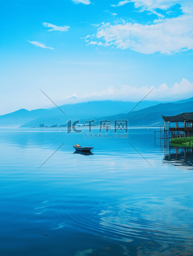 云南夏日滇池海边旅游摄影图