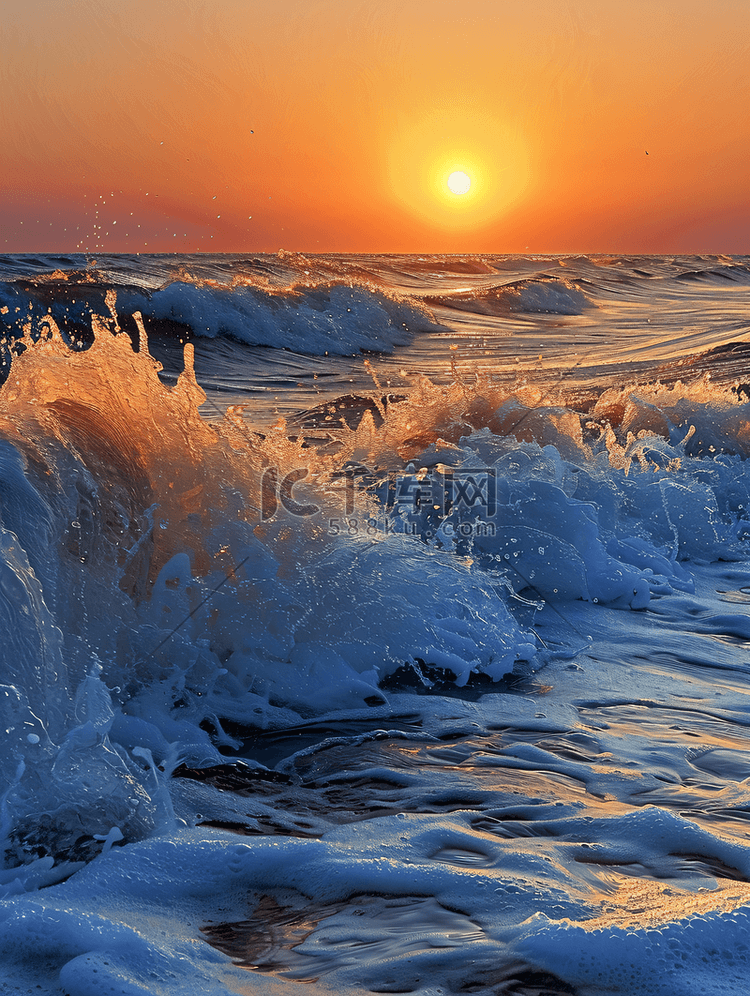 自然傍晚海边海水澎湃摄影图