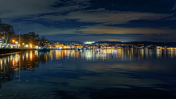 湖面夜色立体描绘摄影照片