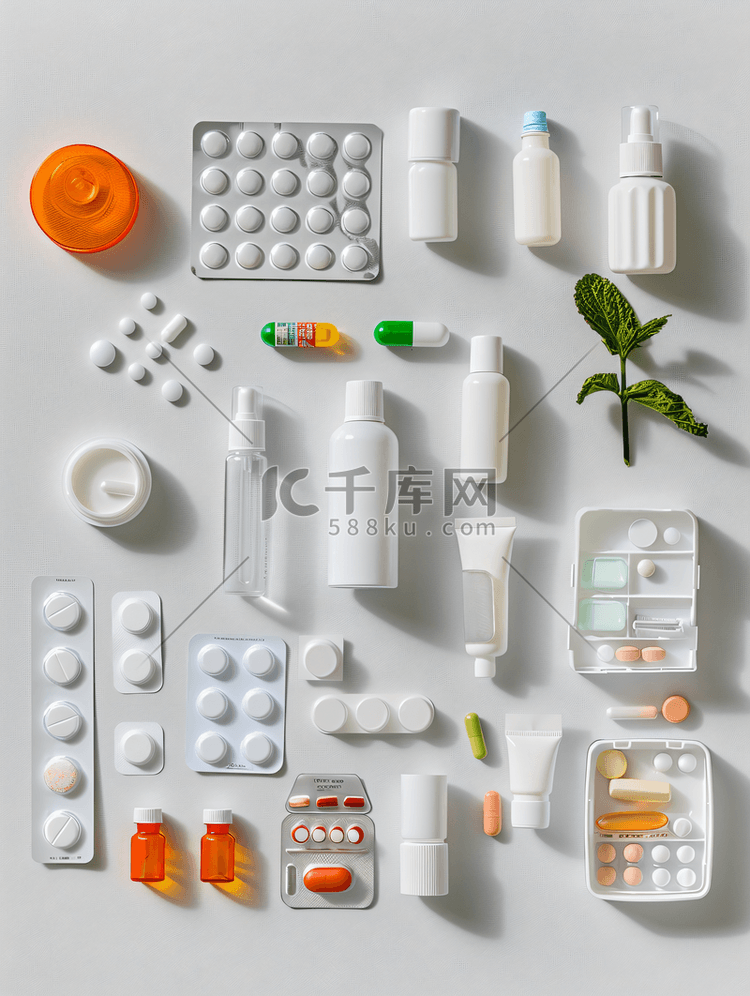 白色背景中的药丸包装、医疗用品