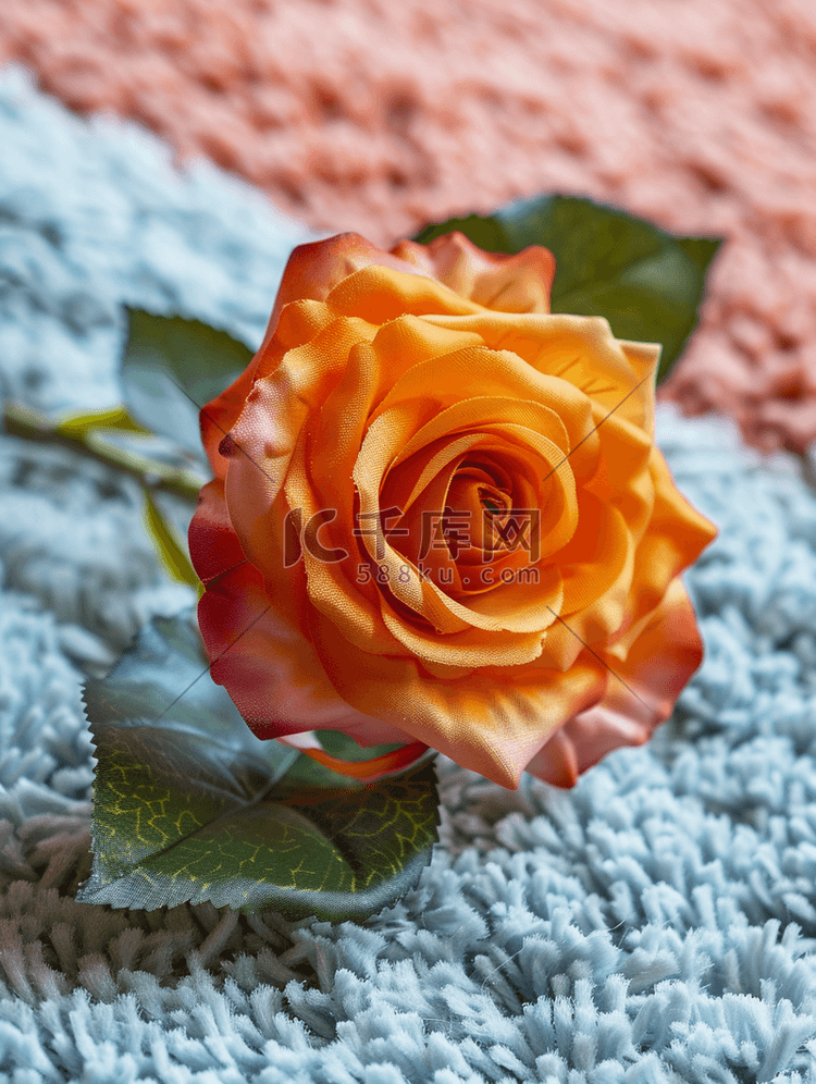 地毯上的人造玫瑰