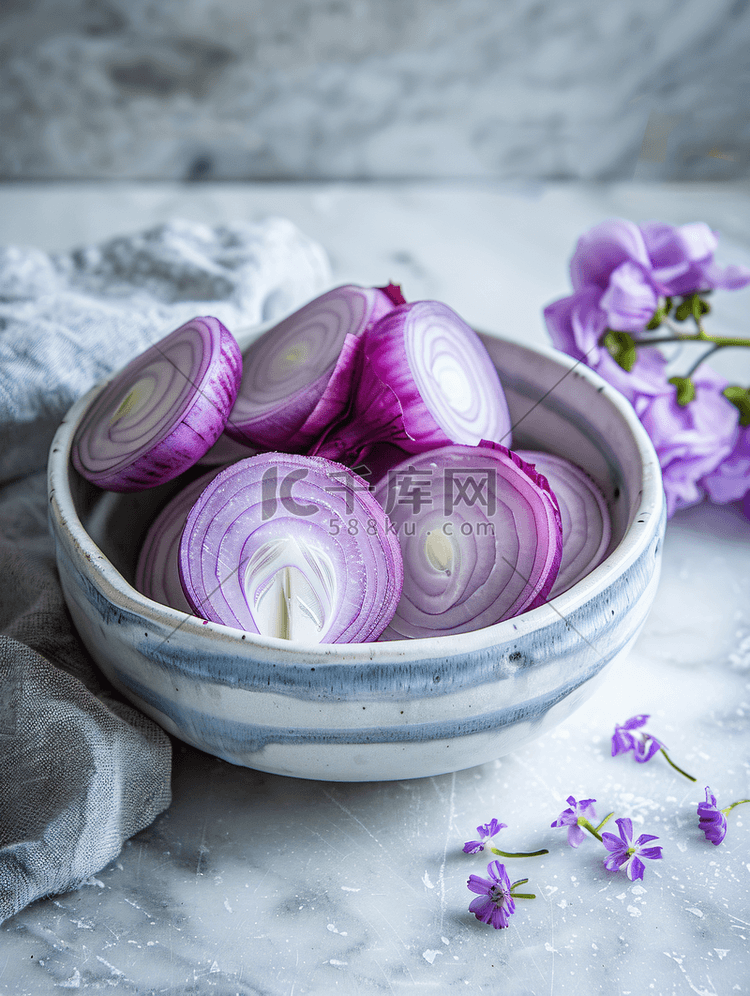 碗里的紫洋葱
